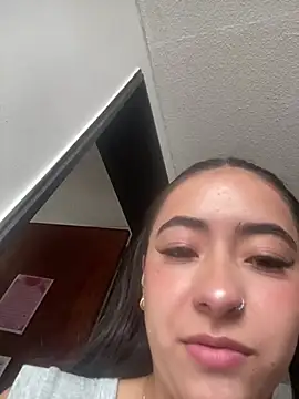 AuroraJohns Pink online show from 02-08-26, 08:34