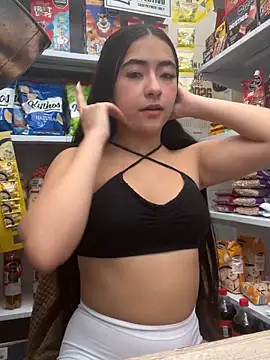 AuroraJohns Pink online show from 02-18-26, 08:27