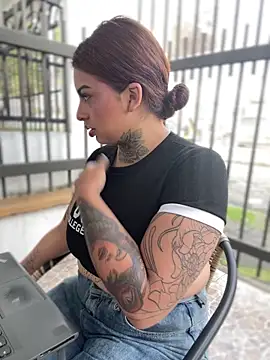 EmilyMoore Pink online show from 03-02-26, 12:45