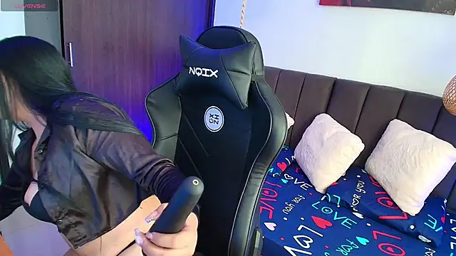 Aliz Cooper Tx online show from 03-19-26, 05:17