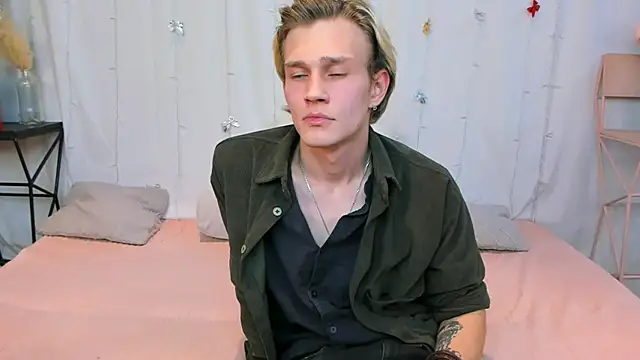 Snapshot of Volan_Starts chatting on 01-19-26, 03:38 Volan Starts online show from 01-19-26, 03:38