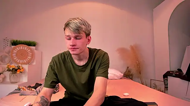 Snapshot of Volan_Starts chatting on 02-01-26, 04:11 Volan Starts online show from 02-01-26, 04:11