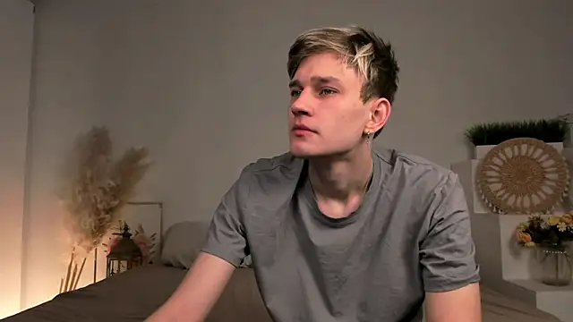 Snapshot of Volan_Starts chatting on 02-09-26, 04:05 Volan Starts online show from 02-09-26, 04:05