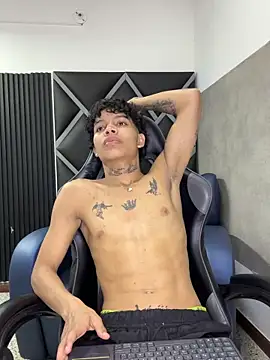 Dogan Renzo0 online show from 02-09-26, 08:57