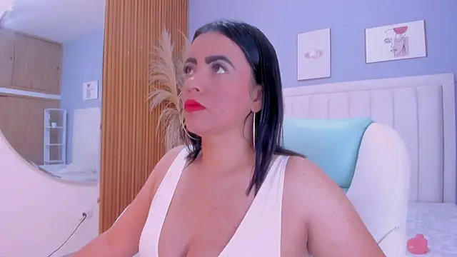 Snapshot of helen_jonesx chatting on 02-11-26, 12:10 helen jonesx online show from 02-11-26, 12:10