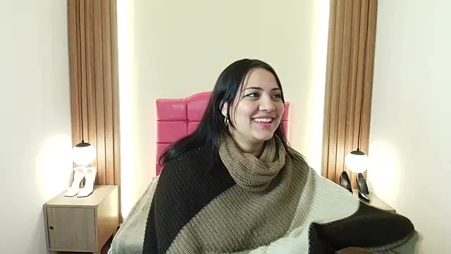 Snapshot of IvonneRoss_ chatting on 02-28-26, 12:06 IvonneRoss online show from 02-28-26, 12:06