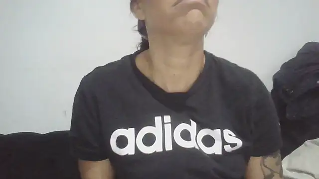 Snapshot of Dolcezzastella chatting on 02-19-26, 07:37 Dolcezzastella online show from 02-19-26, 07:37