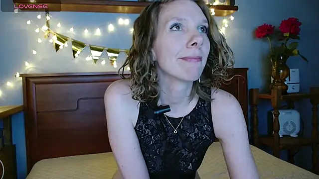 Snapshot of Daisy_Lovely chatting on 02-26-26, 06:23 Daisy Lovely online show from 02-26-26, 06:23