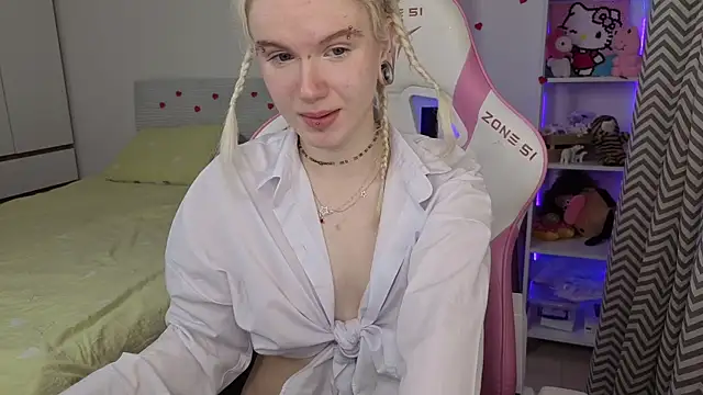 Snapshot of Mia_WaterFall chatting on 02-21-26, 03:18 Mia WaterFall online show from 02-21-26, 03:18