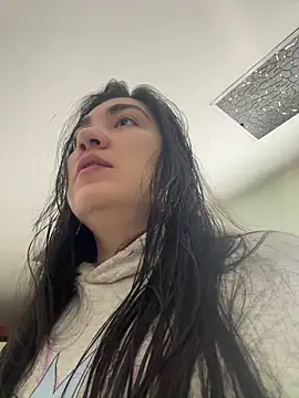 Snapshot of KathiaJenner chatting on 03-08-26, 10:41 KathiaJenner online show from 03-08-26, 10:41