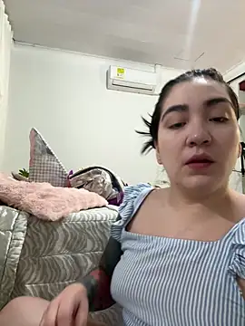 Snapshot of KathiaJenner chatting on 03-21-26, 11:26 KathiaJenner online show from 03-21-26, 11:26