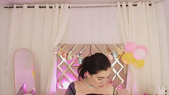 Snapshot of KathiaJenner chatting on 04-03-26, 11:30 KathiaJenner online show from 04-03-26, 11:30