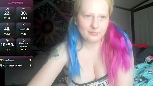 Snapshot of LoriCritter chatting on 03-13-26, 01:01 LoriCritter online show from 03-13-26, 01:01