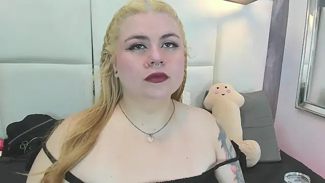 Snapshot of Martina_armos chatting on 02-13-26, 01:40 Martina armos online show from 02-13-26, 01:40