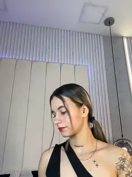 JuliaColemann online show from 03-03-26, 12:11