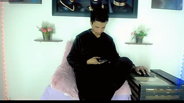 Tatoo Noah online show from 02-23-26, 01:08