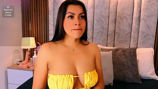 Snapshot of naomy_smithxx chatting on 03-10-26, 10:31 naomy smithxx online show from 03-10-26, 10:31