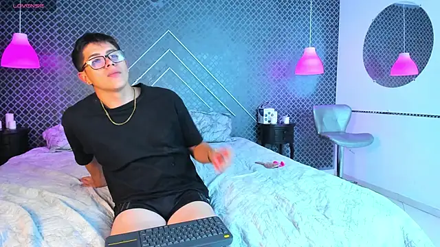 Evie demn online show from 02-20-26, 06:26