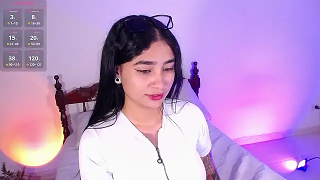 Snapshot of thalia_069 chatting on 02-10-26, 03:05 thalia 069 online show from 02-10-26, 03:05