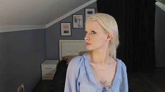 Naomi Demio online show from 02-13-26, 08:21