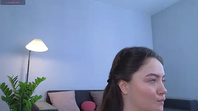 Snapshot of MillaKowal chatting on 02-25-26, 06:23 MillaKowal online show from 02-25-26, 06:23