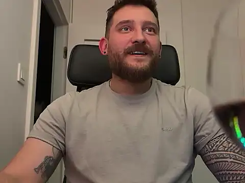 TacticalXXL7 online show from 04-16-26, 10:12