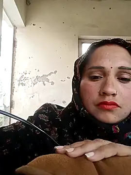 Cute-karisma1234 online show from 02-08-26, 01:53