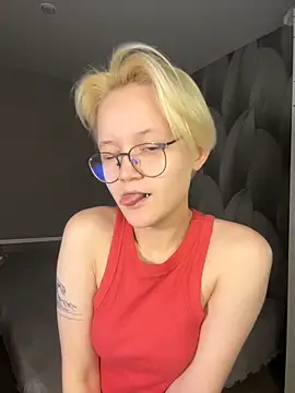 LuunaDorean online show from 02-02-26, 11:58