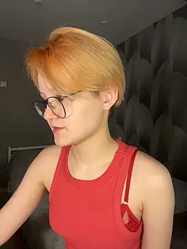 LuunaDorean online show from 02-28-26, 05:58