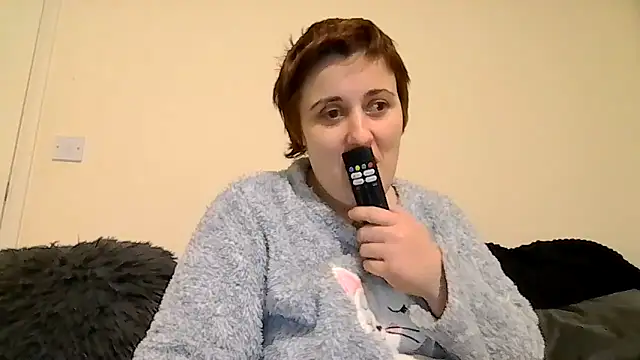 Snapshot of Tiara_XOX chatting on 02-01-26, 05:17 Tiara XOX online show from 02-01-26, 05:17