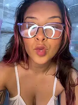 Snapshot of SOPHIIE_LUX_ chatting on 02-14-26, 07:43 SOPHIIE LUX online show from 02-14-26, 07:43