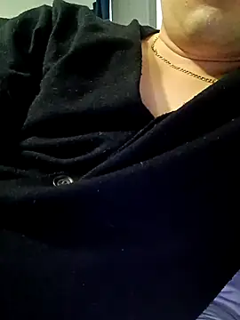 Snapshot of Ryzca chatting on 02-11-26, 06:13 Ryzca online show from 02-11-26, 06:13