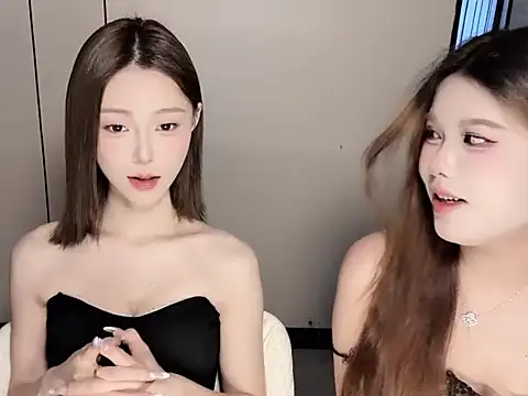 Snapshot of yu-33 chatting on 04-09-26, 09:47 yu-33 online show from 04-09-26, 09:47