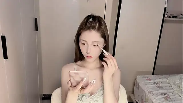 Snapshot of yu-33 chatting on 04-16-26, 01:28 yu-33 online show from 04-16-26, 01:28