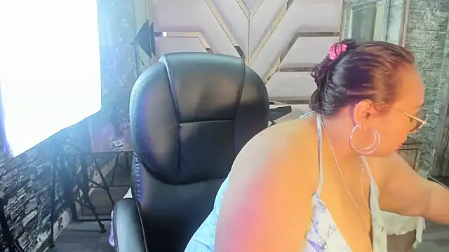 Snapshot of Shara_Oz chatting on 02-08-26, 02:59 Shara Oz online show from 02-08-26, 02:59