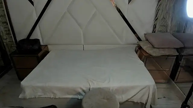 Snapshot of Shara_Oz chatting on 02-14-26, 03:14 Shara Oz online show from 02-14-26, 03:14