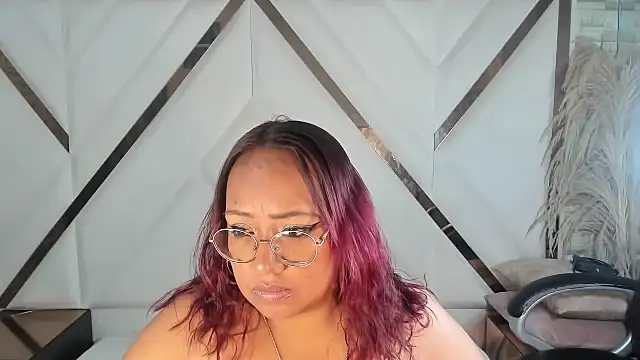 Snapshot of Shara_Oz chatting on 02-15-26, 03:36 Shara Oz online show from 02-15-26, 03:36