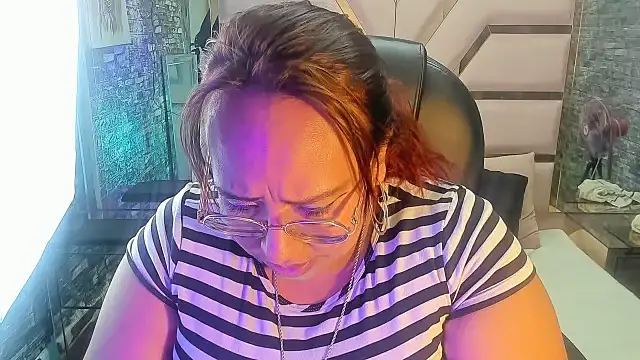 Snapshot of Shara_Oz chatting on 03-02-26, 08:21 Shara Oz online show from 03-02-26, 08:21