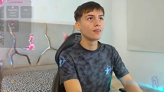 Snapshot of EVAN_TAY chatting on 02-03-26, 03:04 EVAN TAY online show from 02-03-26, 03:04