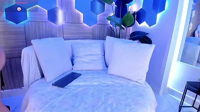 Snapshot of KatyaKozlov chatting on 02-13-26, 07:54 KatyaKozlov online show from 02-13-26, 07:54