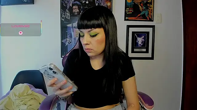 Snapshot of luckylaura chatting on 02-27-26, 05:35 luckylaura online show from 02-27-26, 05:35