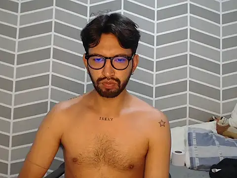 thomass1018 online show from 04-11-26, 02:16