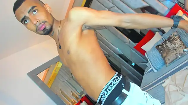 Snapshot of Rpoolrboy chatting on 02-08-26, 01:03 Rpoolrboy online show from 02-08-26, 01:03