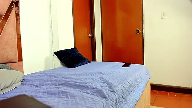 Snapshot of friend_zone1 chatting on 02-19-26, 05:14 friend zone1 online show from 02-19-26, 05:14