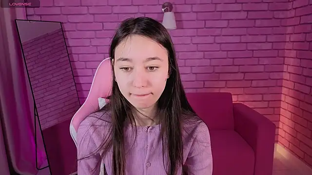 Snapshot of Nicole_Brownie chatting on 03-24-26, 12:37 Nicole Brownie online show from 03-24-26, 12:37