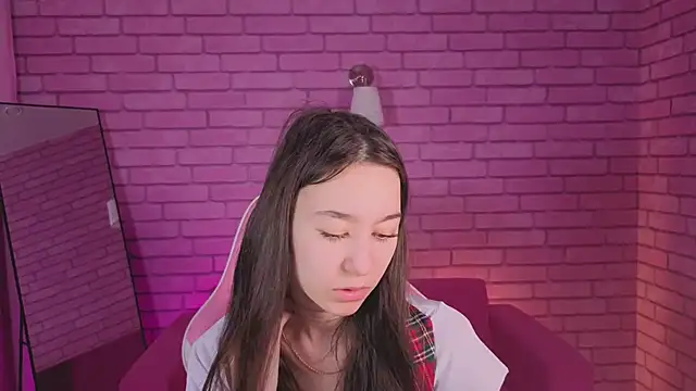 Snapshot of Nicole_Brownie chatting on 04-04-26, 01:26 Nicole Brownie online show from 04-04-26, 01:26