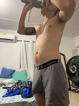 Snapshot of vanilla_Kush chatting on 02-20-26, 06:26 vanilla Kush online show from 02-20-26, 06:26