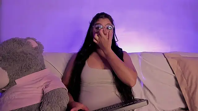 ViolettM online show from 02-12-26, 12:33