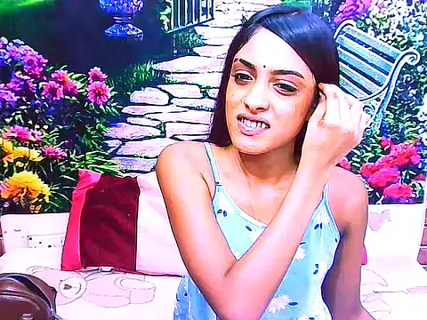 Snapshot of IndianPretty14u2Luv chatting on 04-15-26, 06:37 IndianPretty14u2Luv online show from 04-15-26, 06:37