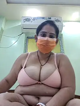 diyam4002 online show from 02-16-26, 10:00